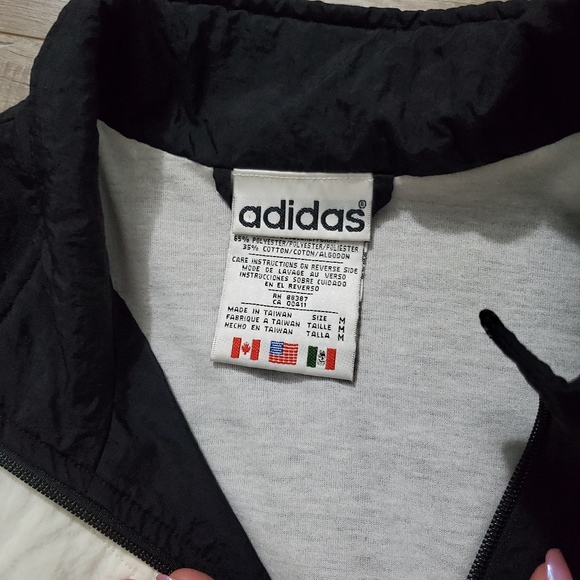 Adidas Vintage Windbreaker Jacket - Picture 4 of 4